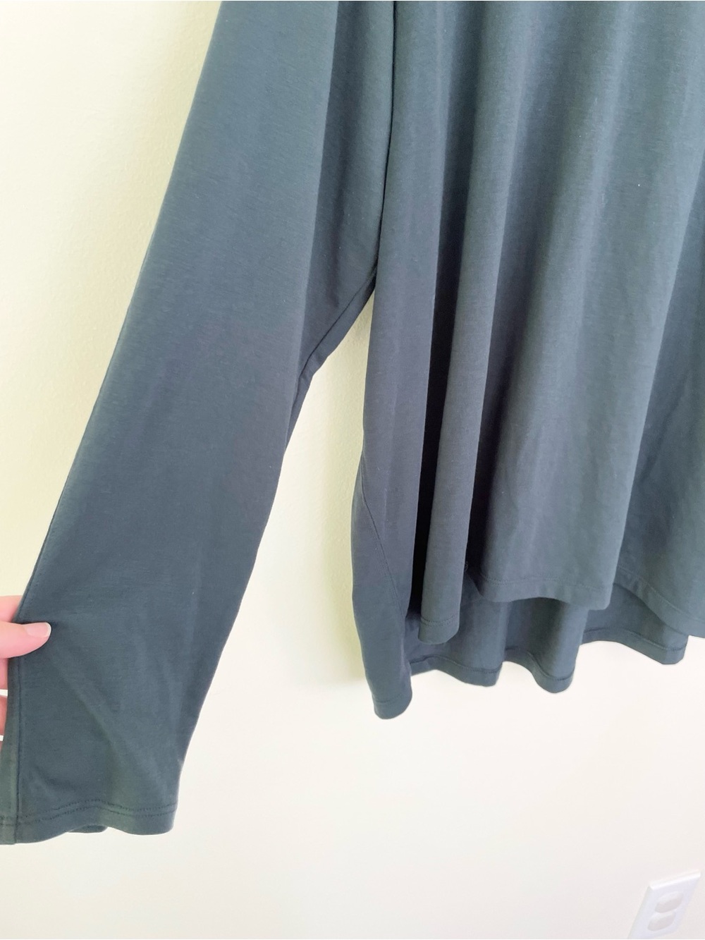 Athleta Long Sleeve Top Cypress Green With Ease Tee L Large Workout Wicking Dry - Picture 7 of 12